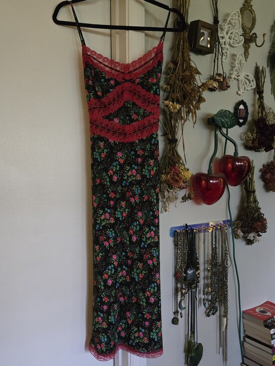 Betsey Johnson Dresses & Skirts - Betsey Johnson Slip Style Lace Panel Floral Midi Dress Md